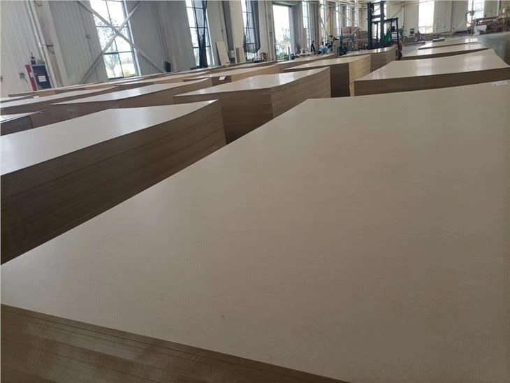 لوح ميلامين MDF للديكور الخام MDF